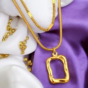 🆕️Layered 18K Gold-Plated Necklace Set with Chic Rectangle Pendant ✨